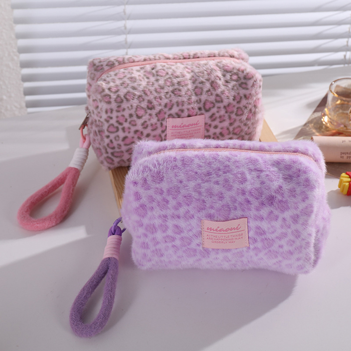 Stationery Office And School Supply Stores - Yumuşak Polyester Büyük Kapasiteli Leopar Desenli